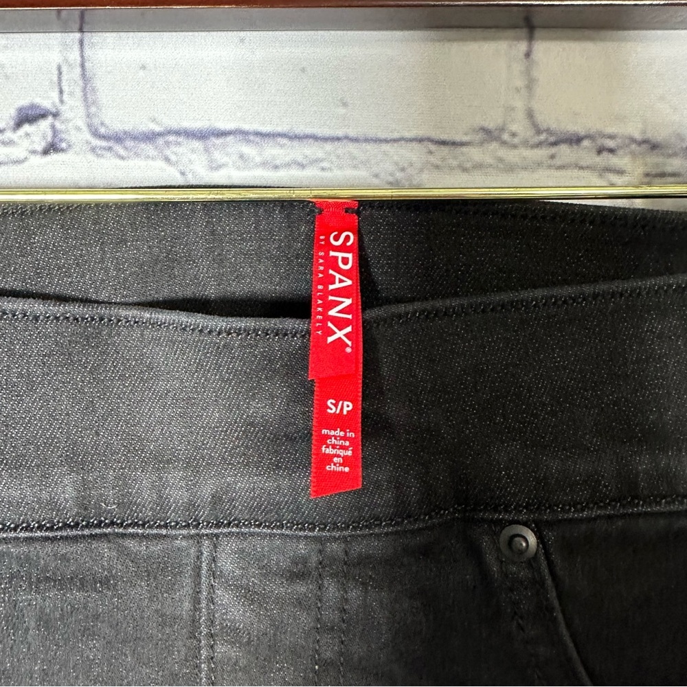 SPANX NWT Classic Black Denim Jeans - Picture 3 of 3